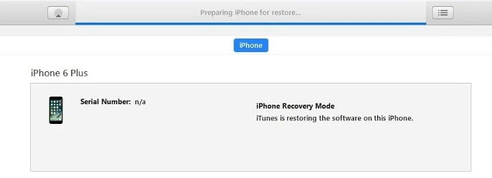 جهاز الكمبيوتر يقوم بتنزيل أحدث إصدار من iOS من خوادم Apple