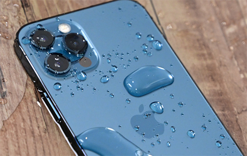 is the iphone 14 waterproof